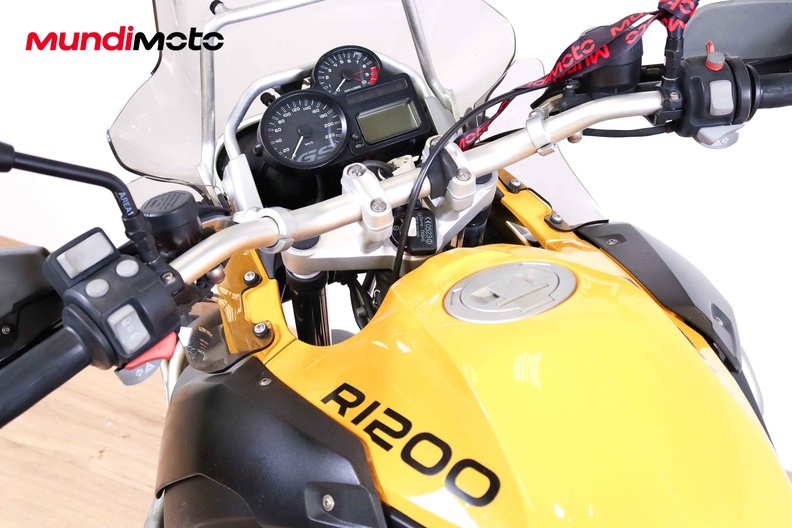 Motorbike image 10