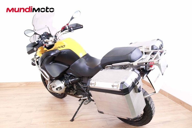 Motorbike image 9