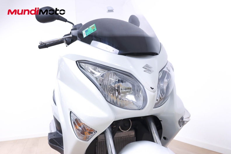 Motorbike image 4