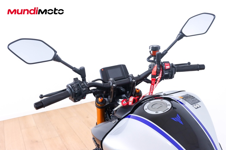 Motorbike image 10