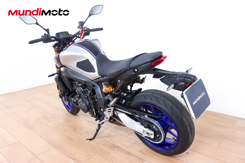 Motorbike image 6