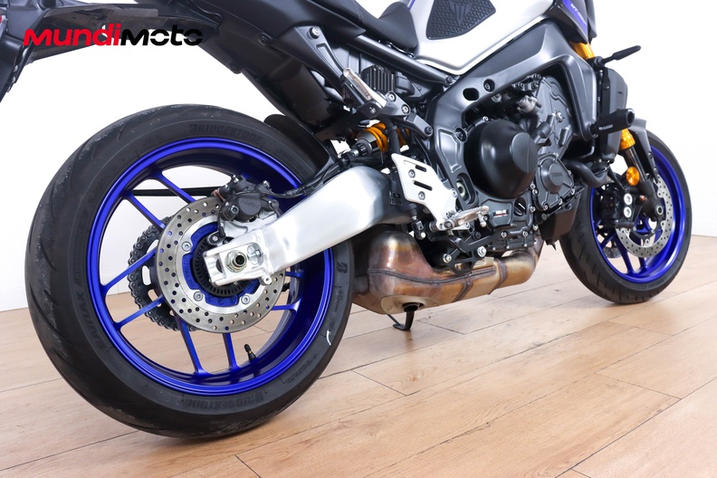 Motorbike image 3