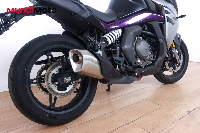 Motorbike image 3