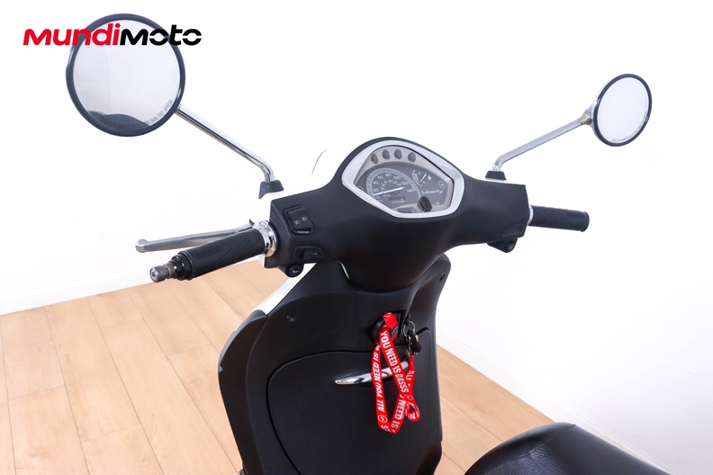 Motorbike image 10