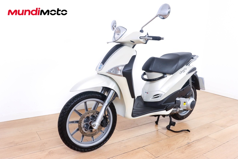Motorbike image 7