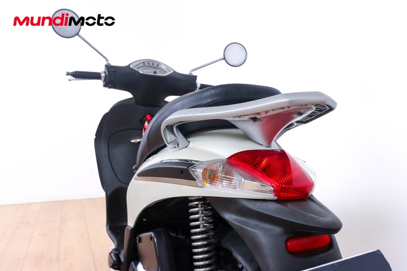 Motorbike image 9