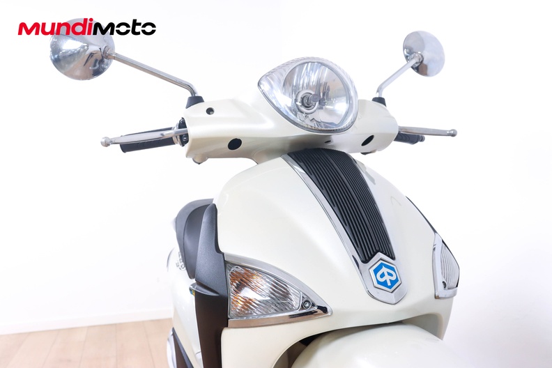 Motorbike image 4
