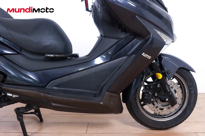 Motorbike image 13