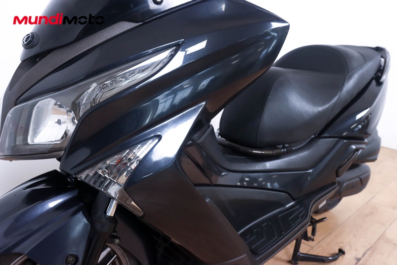 Motorbike image 8