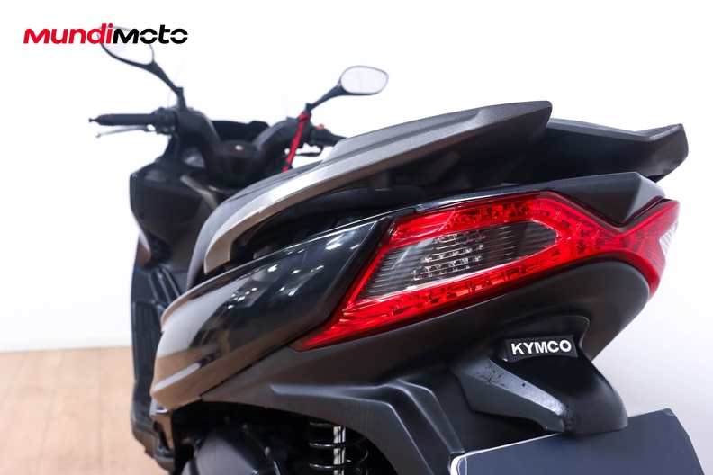 Motorbike image 9