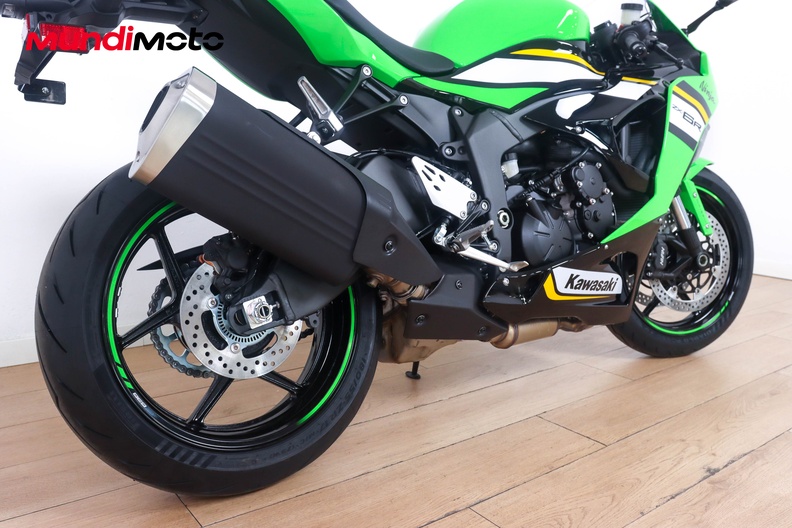 Motorbike image 3