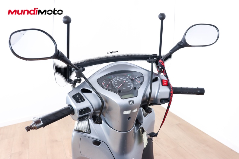 Motorbike image 10
