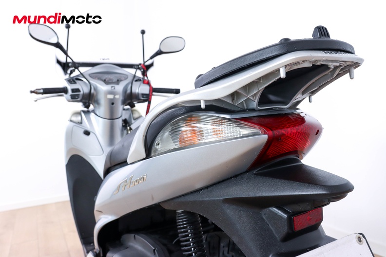 Motorbike image 8