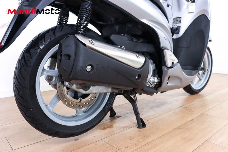 Motorbike image 3