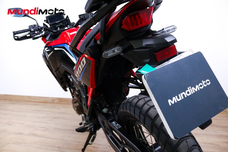 Motorbike image 9