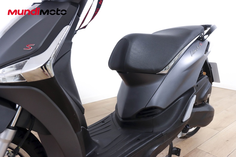 Motorbike image 8