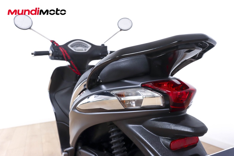 Motorbike image 9