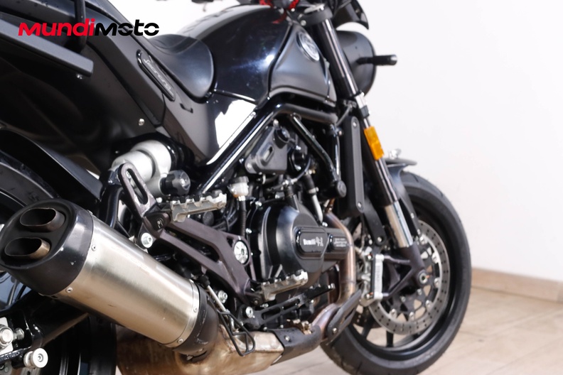 Motorbike image 3