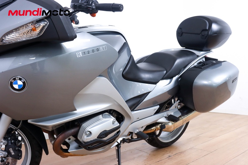 Motorbike image 8