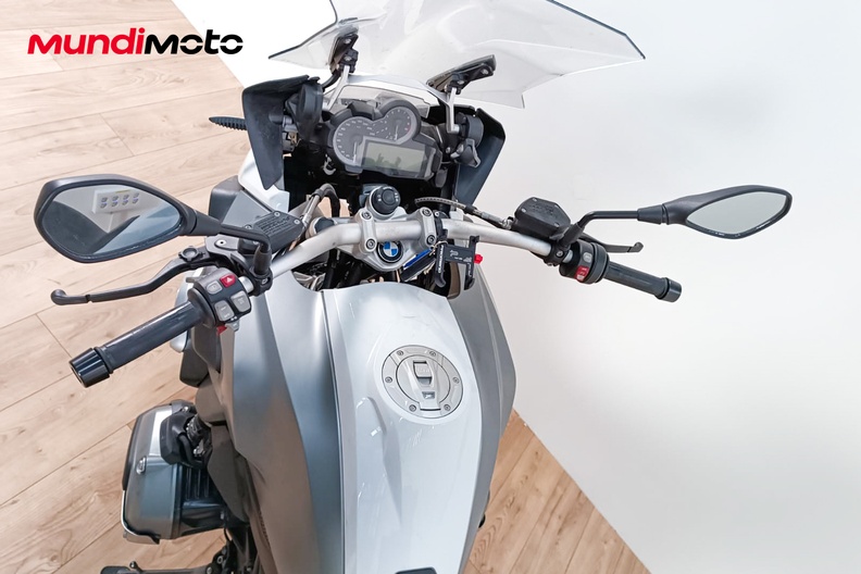 Motorbike image 10