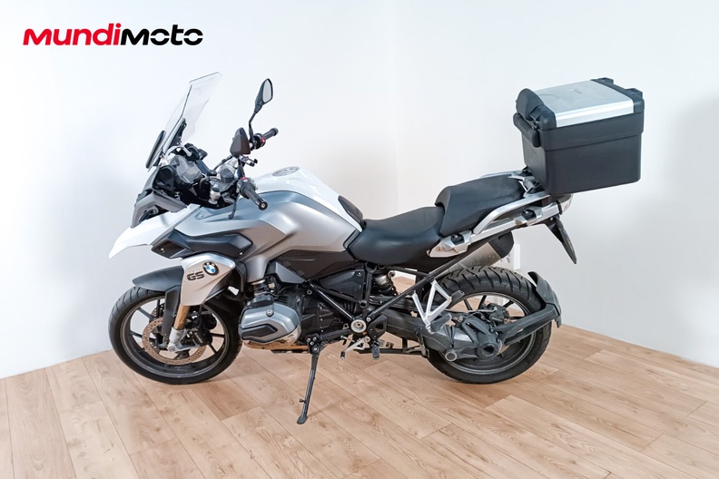 Motorbike image 5
