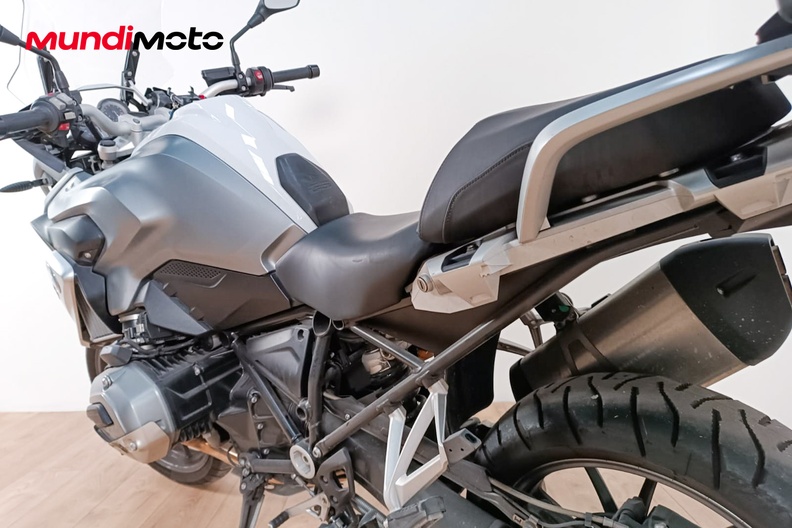 Motorbike image 8