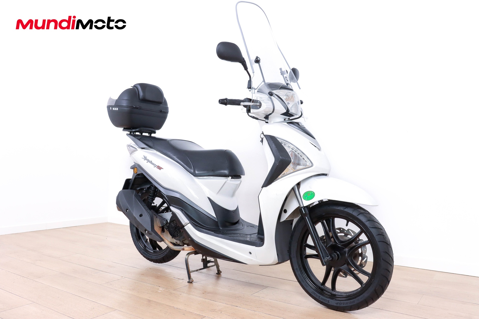 https://assets.mundimoto.com/images/5468d260-bdcf-4fbb-89f2-d000e2ab7fb6/RIGHT_FRONT-0_detail.jpg