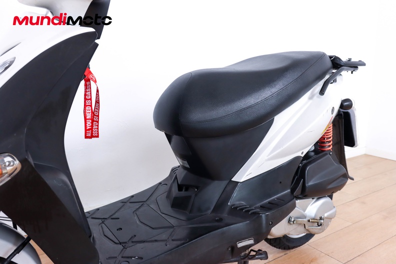 Motorbike image 8