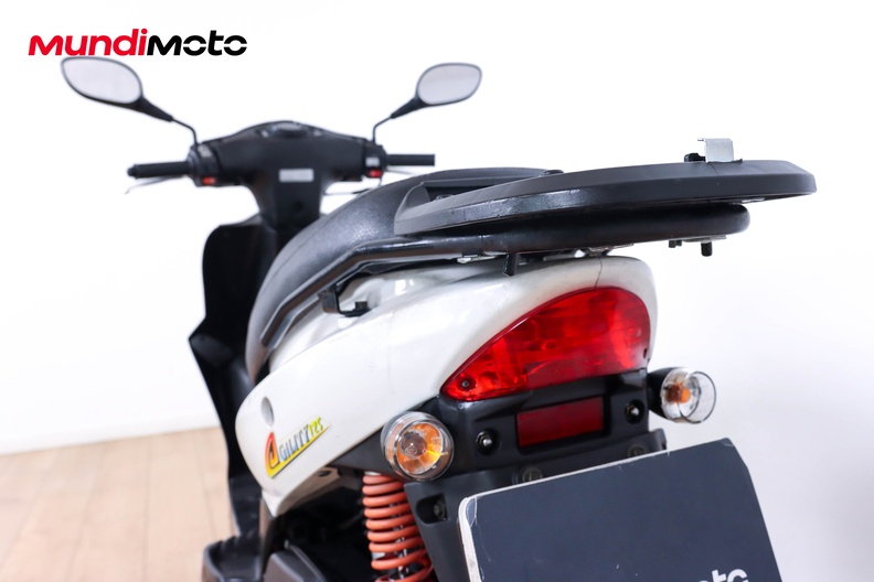 Motorbike image 9