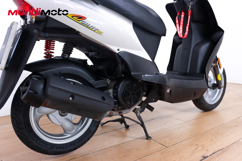 Motorbike image 3