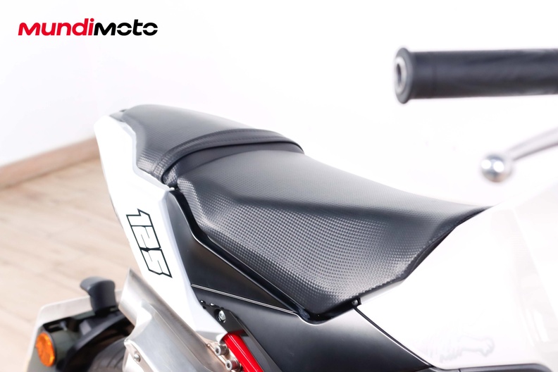 Motorbike image 13