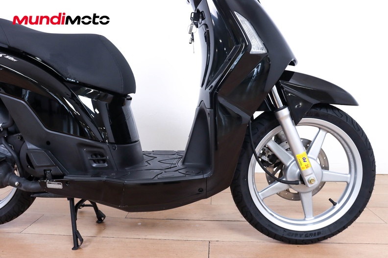 Motorbike image 12