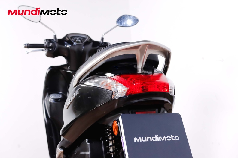 Motorbike image 9