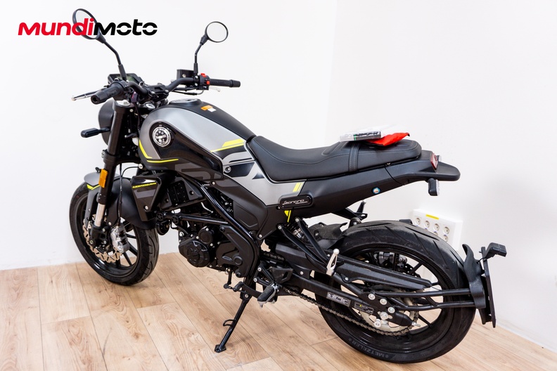 Motorbike image 7