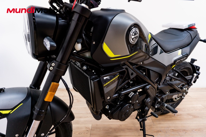 Motorbike image 9