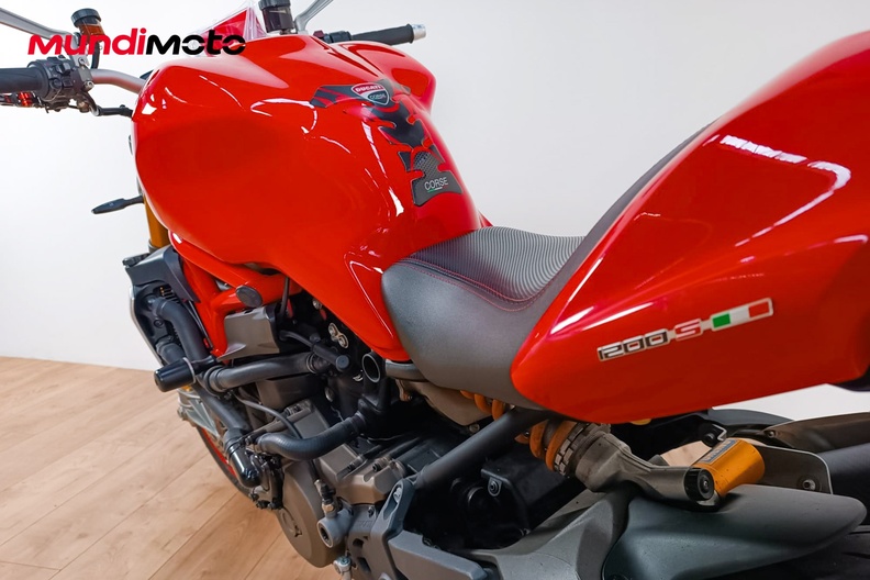 Motorbike image 8