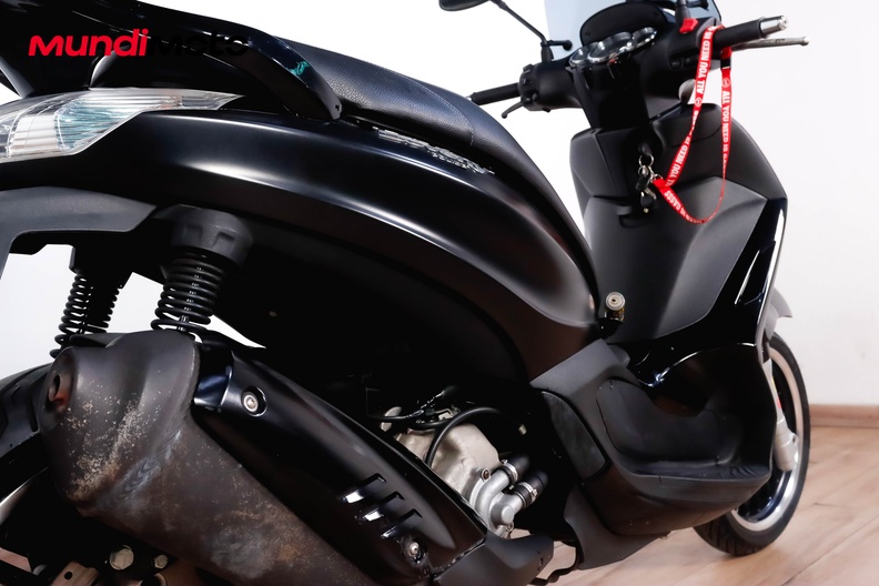 Motorbike image 3