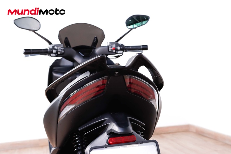 Motorbike image 9