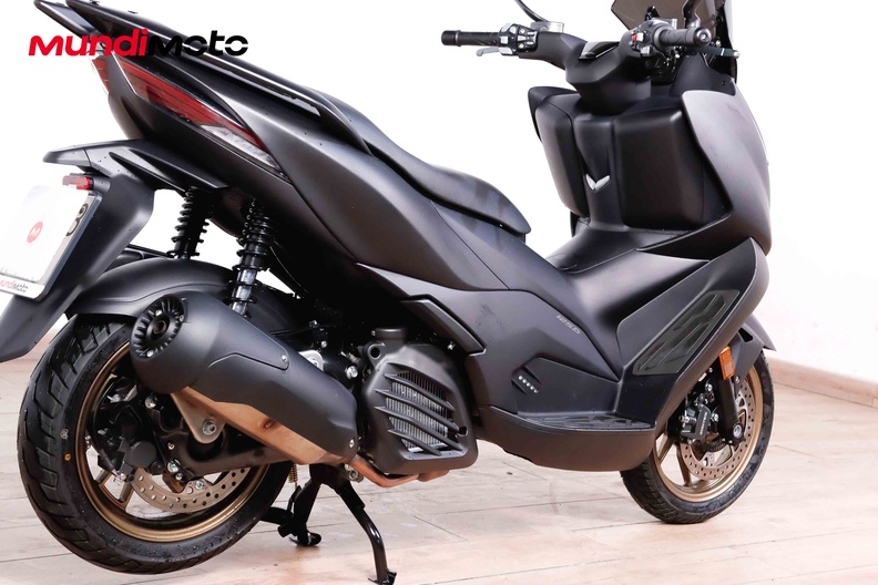 Motorbike image 3