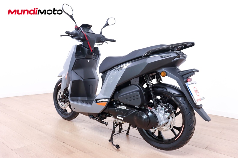 Motorbike image 7