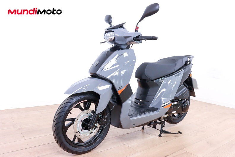 Motorbike image 6