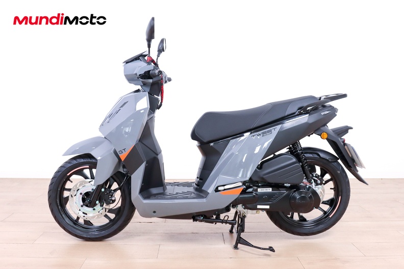 Motorbike image 5