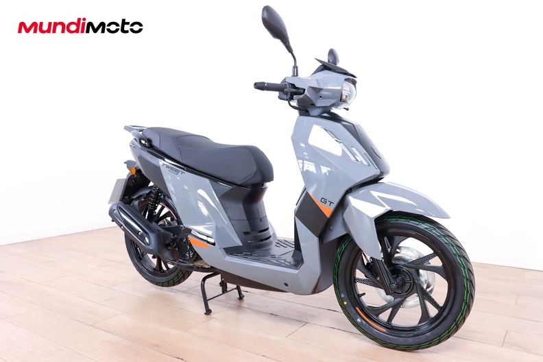 Motorbike image 1