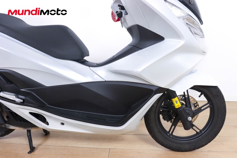 Motorbike image 13