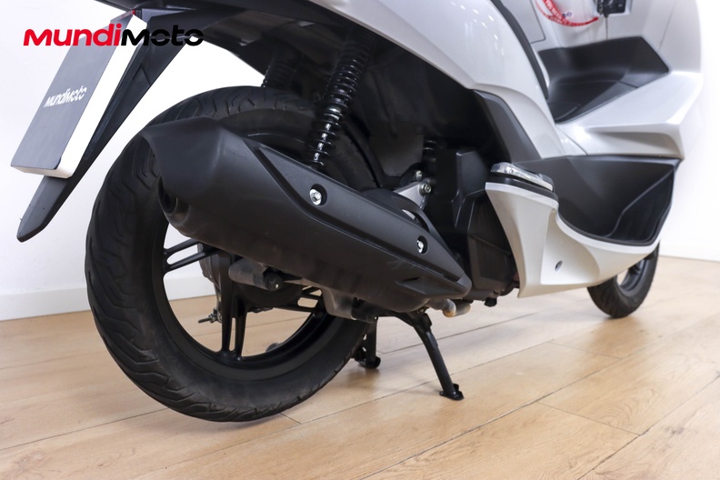 Motorbike image 3