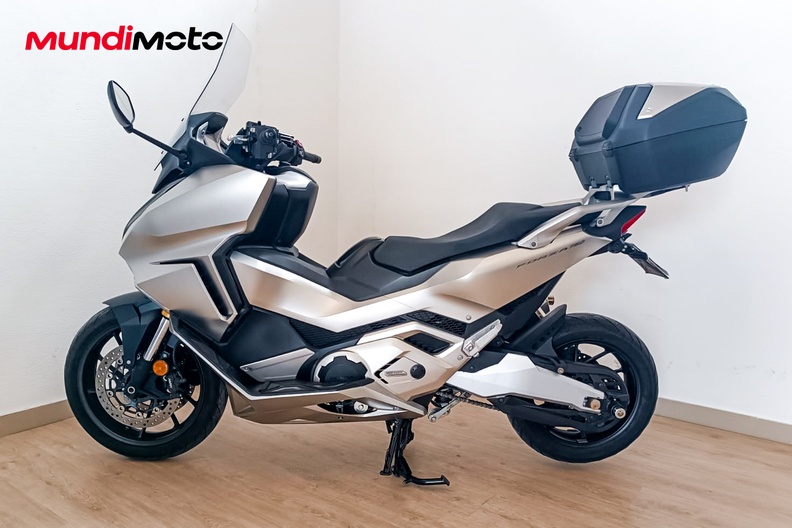 Motorbike image 5