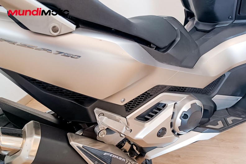 Motorbike image 3