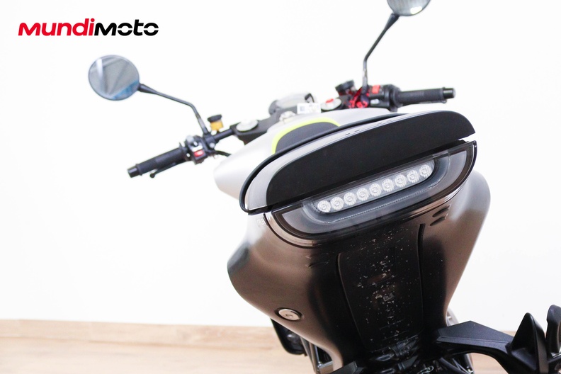 Motorbike image 9