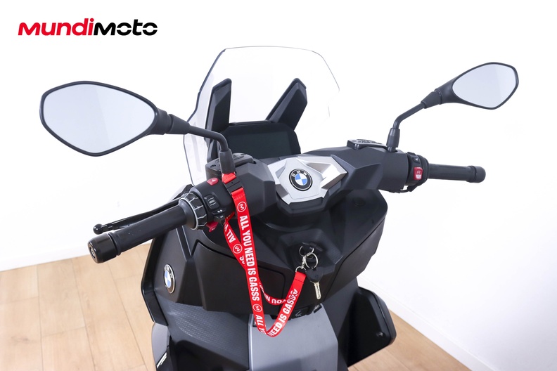 Motorbike image 10