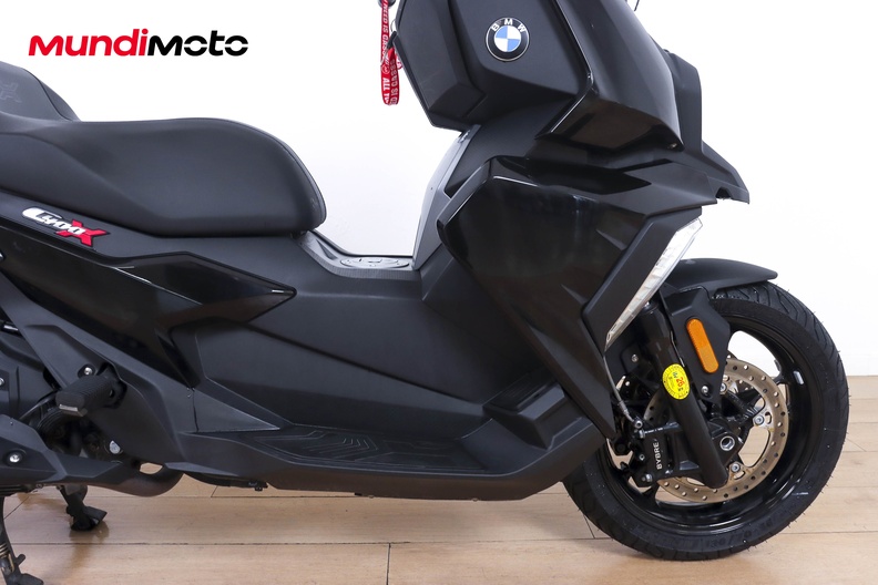 Motorbike image 13